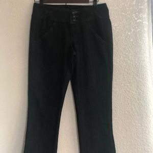 LADIES AUTHENTIC DENIM LADIES PANTS. SIZE 4 SMALL.   28 IN. INSEAM.